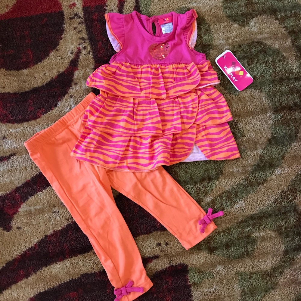 Sweet dress with leggings